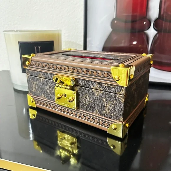 Brown Pattern Tissue Holder with Gold Accents for Coffee Table, Buffet Table - Picture 5 of 12